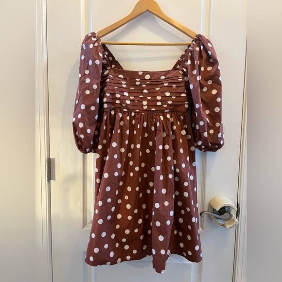 Abercrombie & Fitch Dresses & Skirts - New with tags Abercrombie and Fitch brown polkadot dress with balloon sleeves